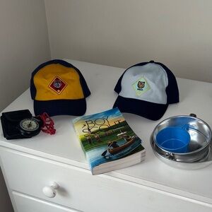 Boyscout bundle wolf&bear caps - compass, handbook, camping plates